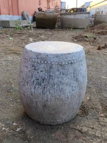 明代，老石墩，坐墩 ，整体素雅端正，规规矩矩，上面直径27公分，高34公分