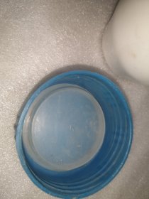 七十年代，绘有西厢记人物的瓷杯，未使用，很漂亮