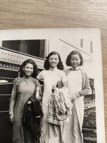 民国时期三位学生年纪拍摄的名人黑白老照片(于立群为郭沫若夫人，李黎别名黎明剑，胡笳)