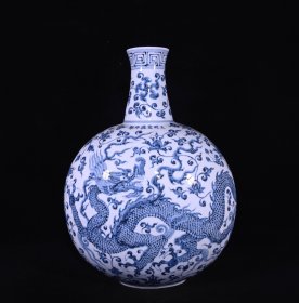 大明宣德青花缠枝龙纹扁瓶，高44.5×32厘米