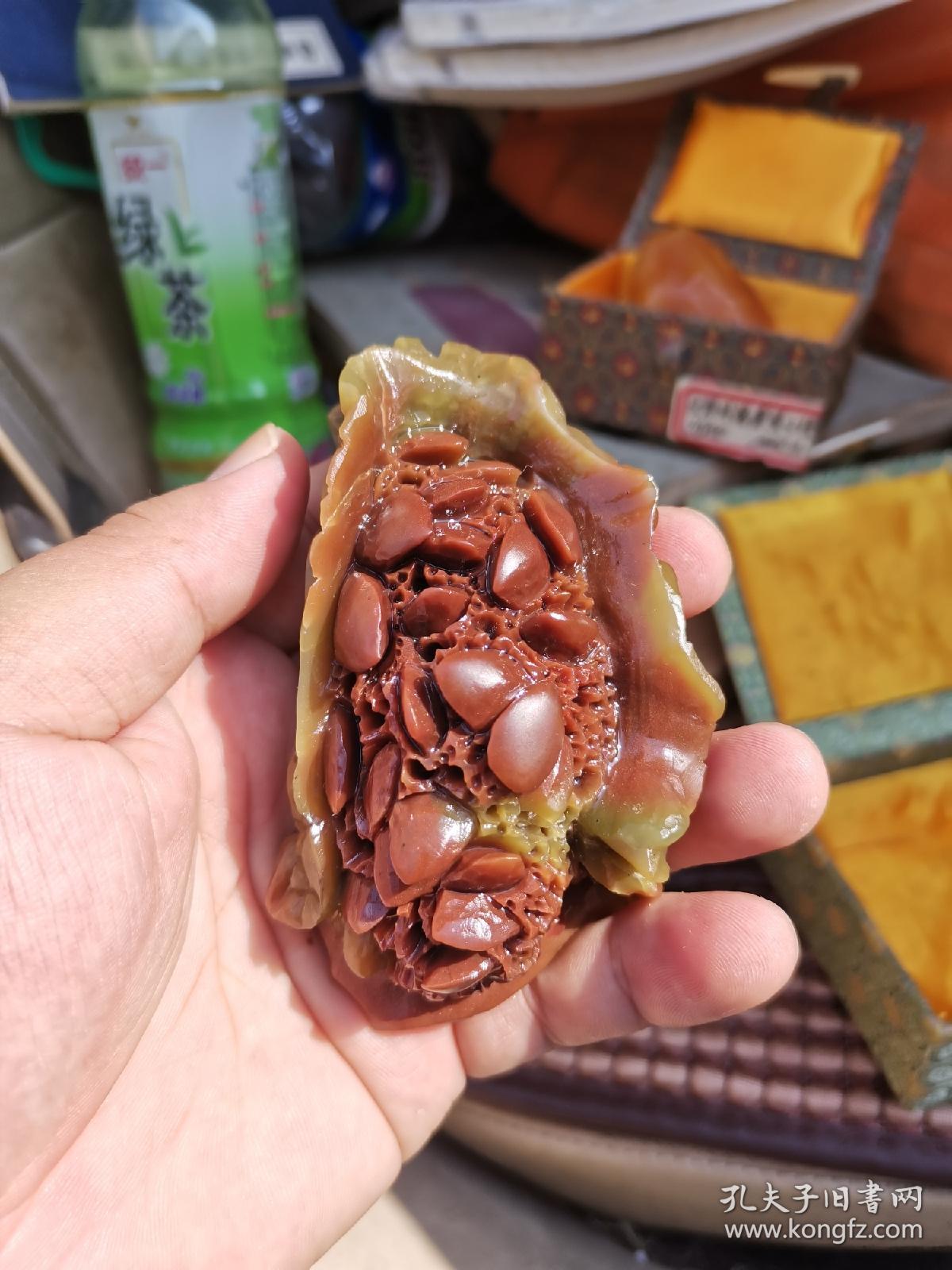 老寿山精雕苦瓜，绝了。中国工艺美术大师作品。