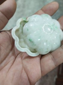 珍品翡翠粉盒