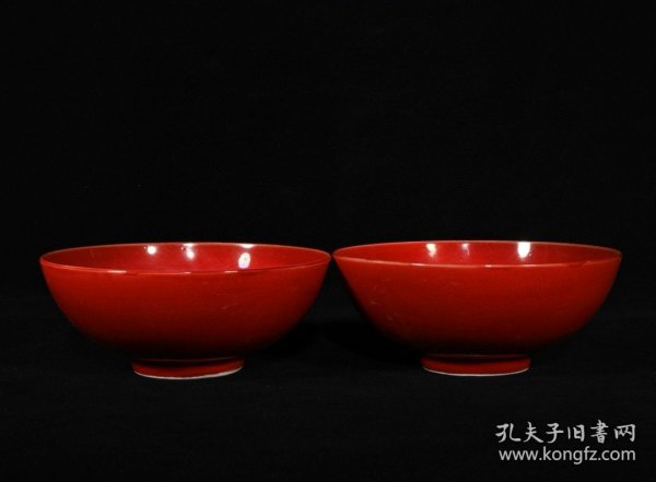 大明成化年制红釉雕刻龙纹薄胎碗一对，高5.2×12.2厘米