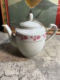 70，80年代，景德镇东风瓷厂，小红花茶壶一把