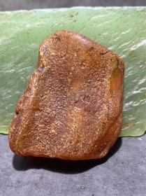 精美波罗的海风化皮蜜蜡原石一块，