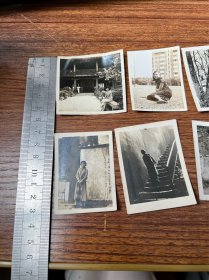 美女老照片9张，在烟雨楼前 ，公园里等