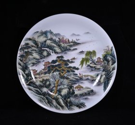 清雍正珐琅彩山水人物纹大盘，高8.6×50.6厘米