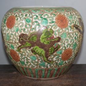 清粉彩狮子缠枝花卉字画缸