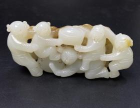 和田玉明清小摆件，五子登科，雕工精细，童子憨态可掬，活泼可爱，玉质细腻温润，包浆老道。尺寸103×49×24mm重108g