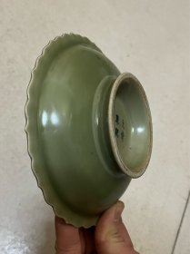 雕刻瓷盘子