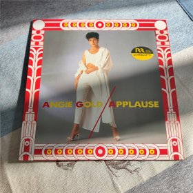 登美丘女子高校舞蹈的英文原曲，Angie Gold- Applause，经典迪斯科专辑。 Eat Me Up的旋律热情灵动，这张专辑比较少见 日版，配件齐全，盘面光洁无划痕。