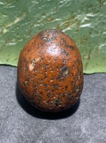 精美红皮原皮开窗料南红玛瑙原石一颗，