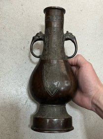 铜花瓶
