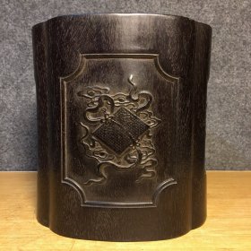 紫檀雕刻笔筒牛毛纹清晰