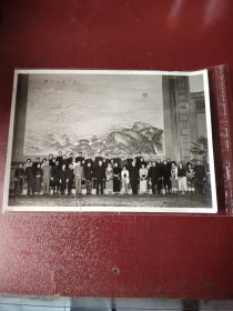 大幅罕见刘少奇和夫人会见西哈努克新王和夫人有周恩来朱德贺龙万里1963年宽22厘米高16厘米