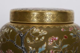 清乾隆珐琅彩茶叶未描金花卉盖罐