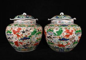 大明嘉靖年制五彩鱼藻纹荷叶盖罐一对，高35×31厘米