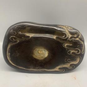 仿古名砚端砚 文房四宝 石雕波浪纹仙鹤砚台
尺寸：19*12*3cm
重量：1213g
备注：手工测量略有误差
因手机和光线问题图片之间会有色差