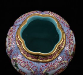 清乾隆年珐琅彩西洋人物纹描金小罐11*12厘米