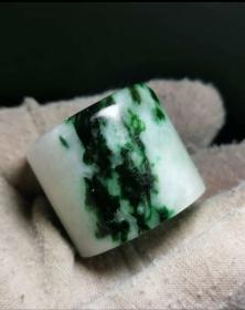 翡翠扳指一枚