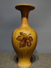 旧藏绞釉树叶赏瓶