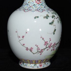 清乾隆粉彩安居乐业纹双耳蒜头瓶尺寸33*19厘米