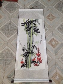 中美协会员吗，著名画家石川彩绘岁寒三友图轴，画心尺寸48×102CM，完整。石川，1958年出生于辽宁大连庄河市，现为陕西国画研究院动物画家、国家高级美术师、中国美术家协会会员。