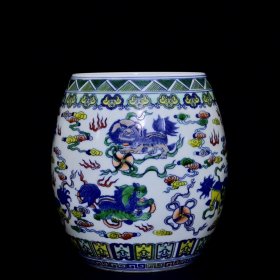 清乾隆斗彩狮子纹罐 19/18厘米