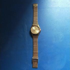 武汉牌男式镀金日历机械手表(国产27)