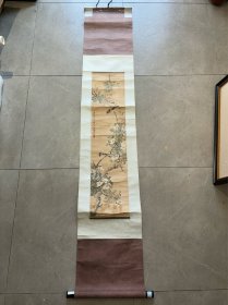 扬州文物公司旧藏海上三菊之吴笠仙花鸟镜片89*20.5
吴笠仙（1869-1938），名树本，号秋圃老农、东篱野叟等，扬州人。擅人物、山水、花鸟，亦工诗及篆刻。中年后他主画菊花，人称“吴菊仙”。吴笠仙得到王一亭赏识，卖画于上海，晚年居上海，与缪谷瑛、谢公展并称“海上三菊”。
吴笠仙，江苏扬州人，清末著名画家，山水、人物、花鸟皆精，且工诗书篆刻，是个全才。中年后他主要画菊花，人称“吴菊仙”，是“吴氏