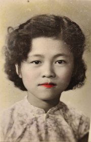 民国旗袍文雅气质美女老照片(发型时髦，涂口红)