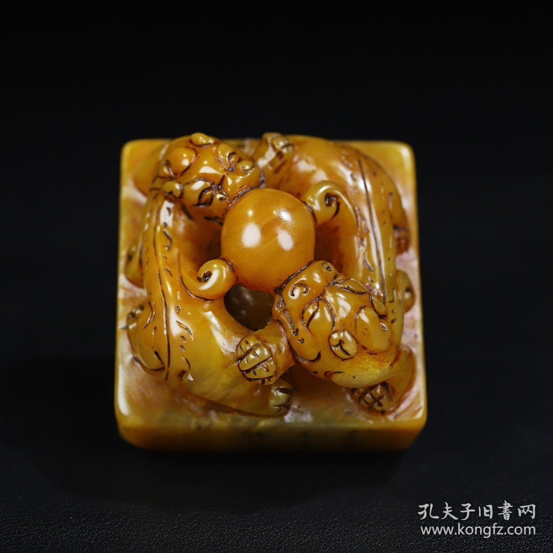 旧藏木盒寿山石双螭龙戏珠印章，品相佳 收藏佳品
