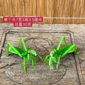 创汇时期·琉璃螳螂
做工精致活灵活现，保存十分完整，实拍如图！