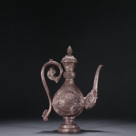 旧藏 纯银龙纹酒壶。 规格：高22cm 宽16cm 重330.7g