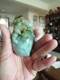 翡翠貔貅携子上朝手把件摆件