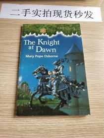 The Knight at Dawn (Magic Tree House #2)  神奇树屋系列2：黎明骑士 英文原版