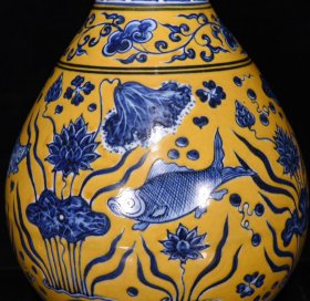 明宣德黄地青花鱼藻纹玉壶春瓶尺寸33*21厘米