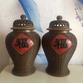 旧藏:  紫砂 福字 将军罐一对、保存完好、品相一流！
可用可摆～收藏佳品