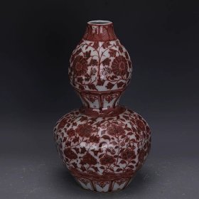 手绘釉里红菊花牡丹纹葫芦瓶