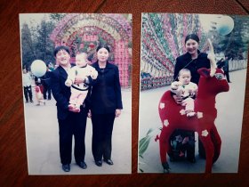 90年代青年夫妻和婴儿游吉林市江南公园合影照片两张