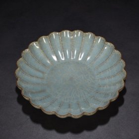 宋官窑粉青菊瓣洗 5*18厘米 900