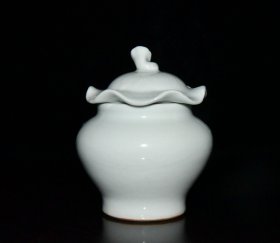 元代枢府甜白釉小荷叶盖罐【10.5x9cm 】