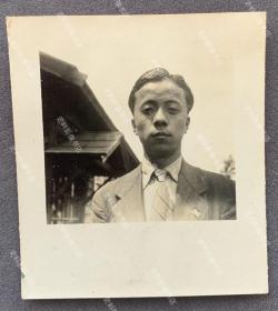 1941年8月 日军步兵第219联队士兵能登谷章在华北“店香口”地区收到的朋友中村洁君寄来的肖像 原版老照片一枚（1939年9月10日，日军第35师团步兵第219联队第1大队驻地从汤阴移至开封，与第35师团配属的骑兵第4旅团一起担任开封及周边地区的警备任务。1940年9月10日，步兵第219联队本部从汲县移驻开封，10月1日，第35师团司令部从新乡移驻开封，师团司令部设在河南大学。）