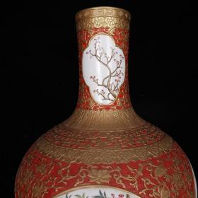 《精品放漏》全品相清瓷器收藏 清乾隆：珐琅彩鎏金浮雕开光花鸟纹天球瓶一对
高宽：57*35cm