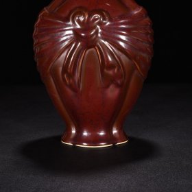 清乾隆紫金釉绶带包袱瓶 高27厘米 宽15厘米