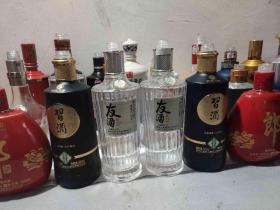 五粮液友酒瓶2个