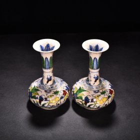 旧藏 明成化红胎斗彩姹紫婴戏纹赏瓶（万贵妃款） 高21厘米 宽12.5厘米