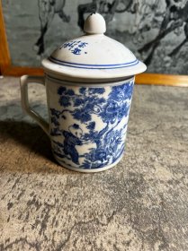 景德镇青花婴戏茶杯一只