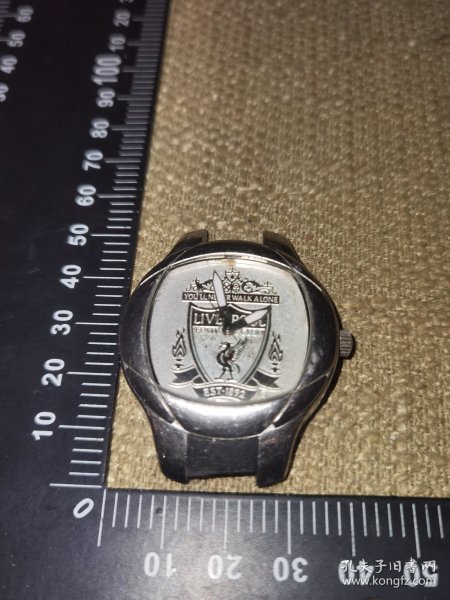 《嘉士伯牌，利物浦球队纪念手表配件》（钢制/未知好坏的手表配件出售/约5厘米*4厘米/实图自鉴）