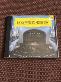 美国首版CD/企鹅三星《霍洛维茨在莫斯科Horowitz in Moscow》1988年格莱美奖最佳古典专辑/1987年法国唱片大奖---私藏品佳/霍洛维茨的莫斯科音乐会，
几乎是一种魔力。
那不是初次聆听就会欢喜的音乐，
那不是适合所有时间聆听的音乐，
然而每每孑然一人思前想后的时候，
全身心的沉浸在沉缓流畅还不完全熟悉的旋律中，
都会为这位老者的平静与波澜感动，
琴声如诉，如丝般的清澈....